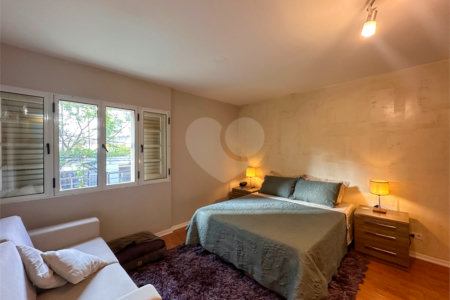 Casa à venda com 3 quartos, sendo 1 suíte,  no condomínio Barão do Triunfo, São Paulo - SP
