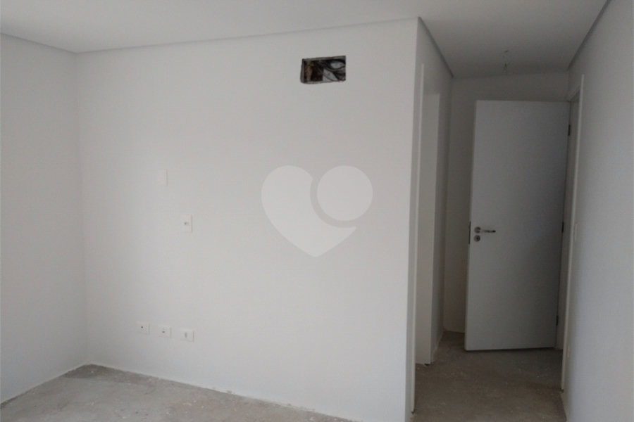 Condomínio de casas de alto padrão em estilo Neoclássico Francês