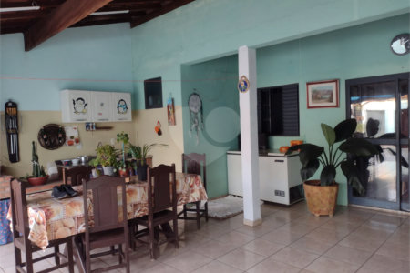 Casa térrea no Jardim Santa Felícia