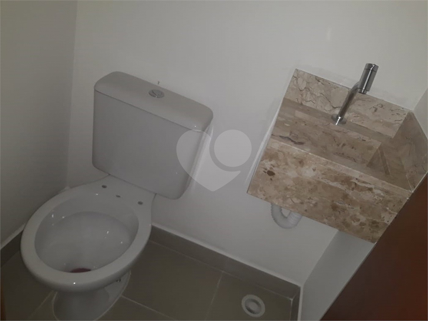 Casa à venda com 2 suítes no condomínio martinha, São Paulo - SP