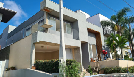 Casa à venda com 3 suítes no condomínio Terras de São Francisco, Vinhedo - SP