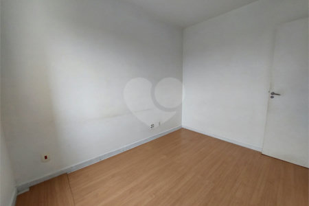 Apartamento à venda com 2 quartos em Vila Anastácio, São Paulo, SP