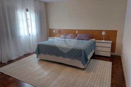 Sobrado à venda com 3 quartos, sendo 1 suíte, em Assunção, São Bernardo do Campo, SP