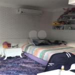 Casa à venda com 4 quartos, sendo 2 suítes, no condomínio Florada da Serra, São Paulo - SP