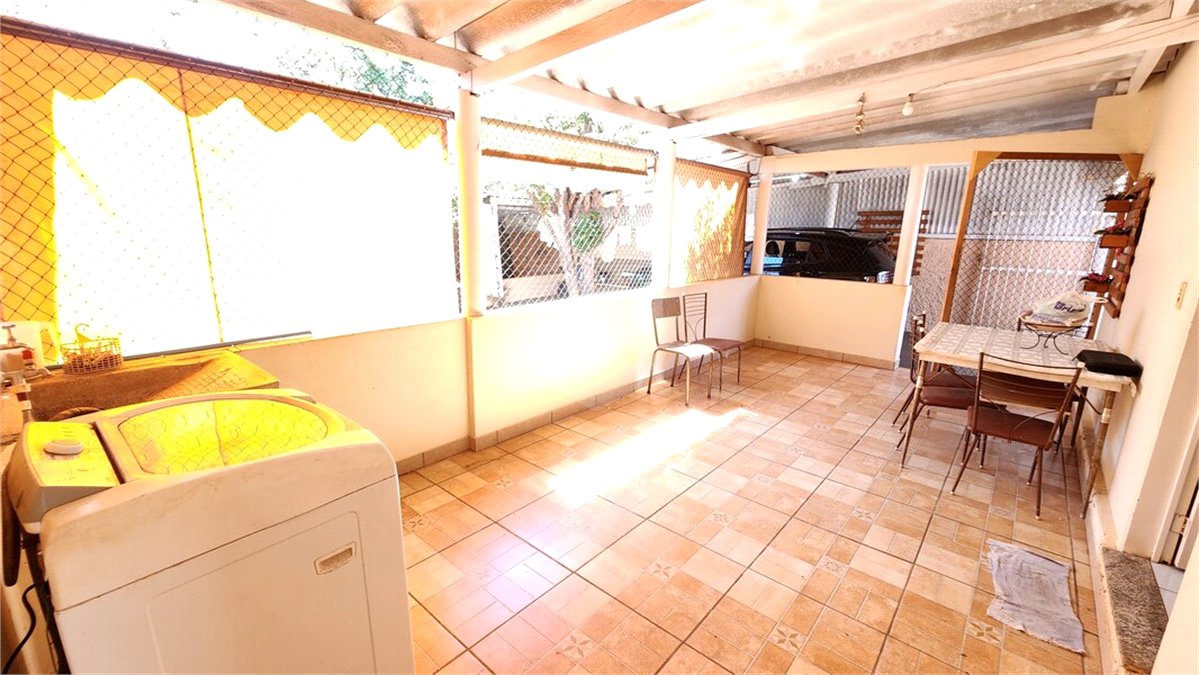 Casa à venda com 3 quartos no Centro, Araraquara, SP