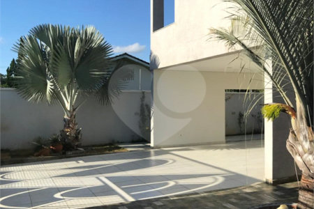 Casa à venda com 5 quartos, sendo 3 suítes, em Loteamento Jardim Morumbi, Atibaia, SP