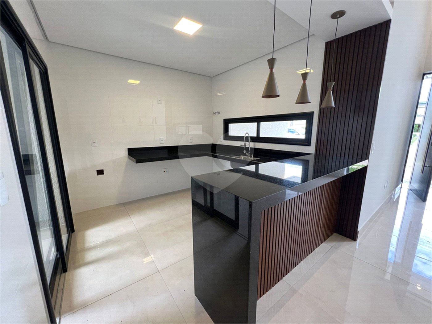Casa à venda com 3 quartos, sendo 1 suíte, no condomínio Villagio_ipanema 1, Sorocaba - SP