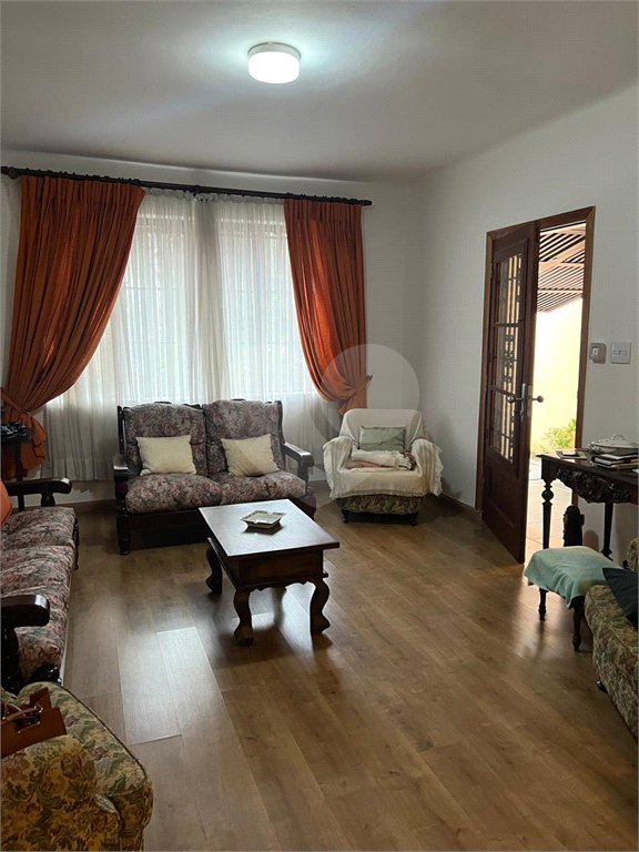 Casa à venda com 3 quartos, sendo 1 suíte, em Vila Mariana, São Paulo, SP