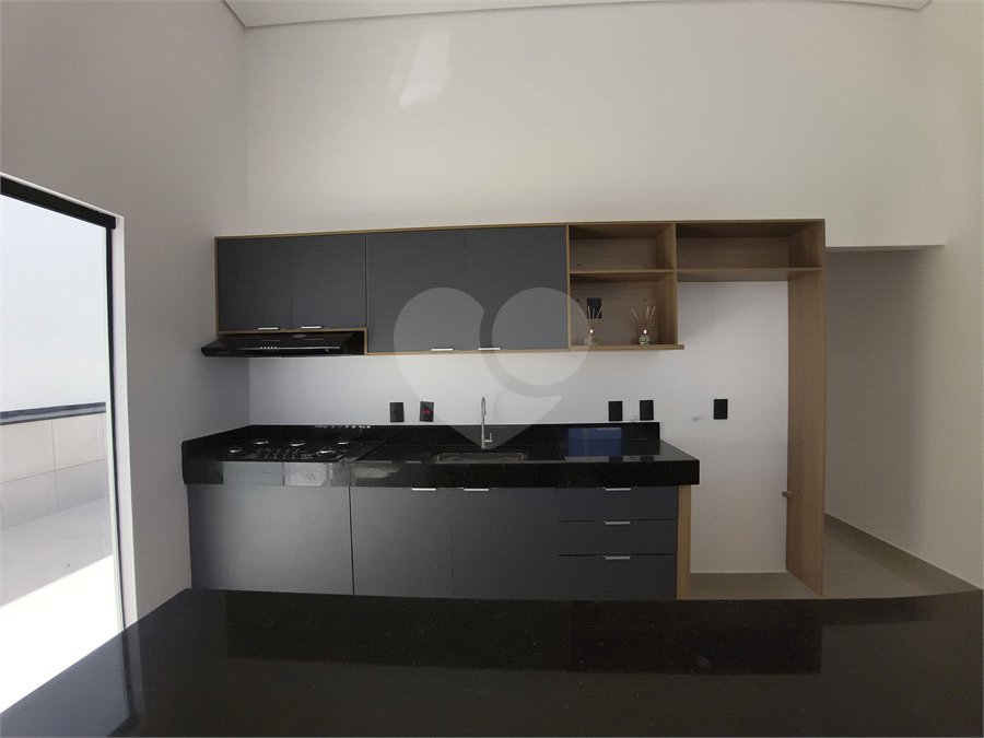 Casa à venda ou para alugar com 3 quartos, sendo 1 suíte, no condomínio Condomíno Helena Maria, Sorocaba - SP