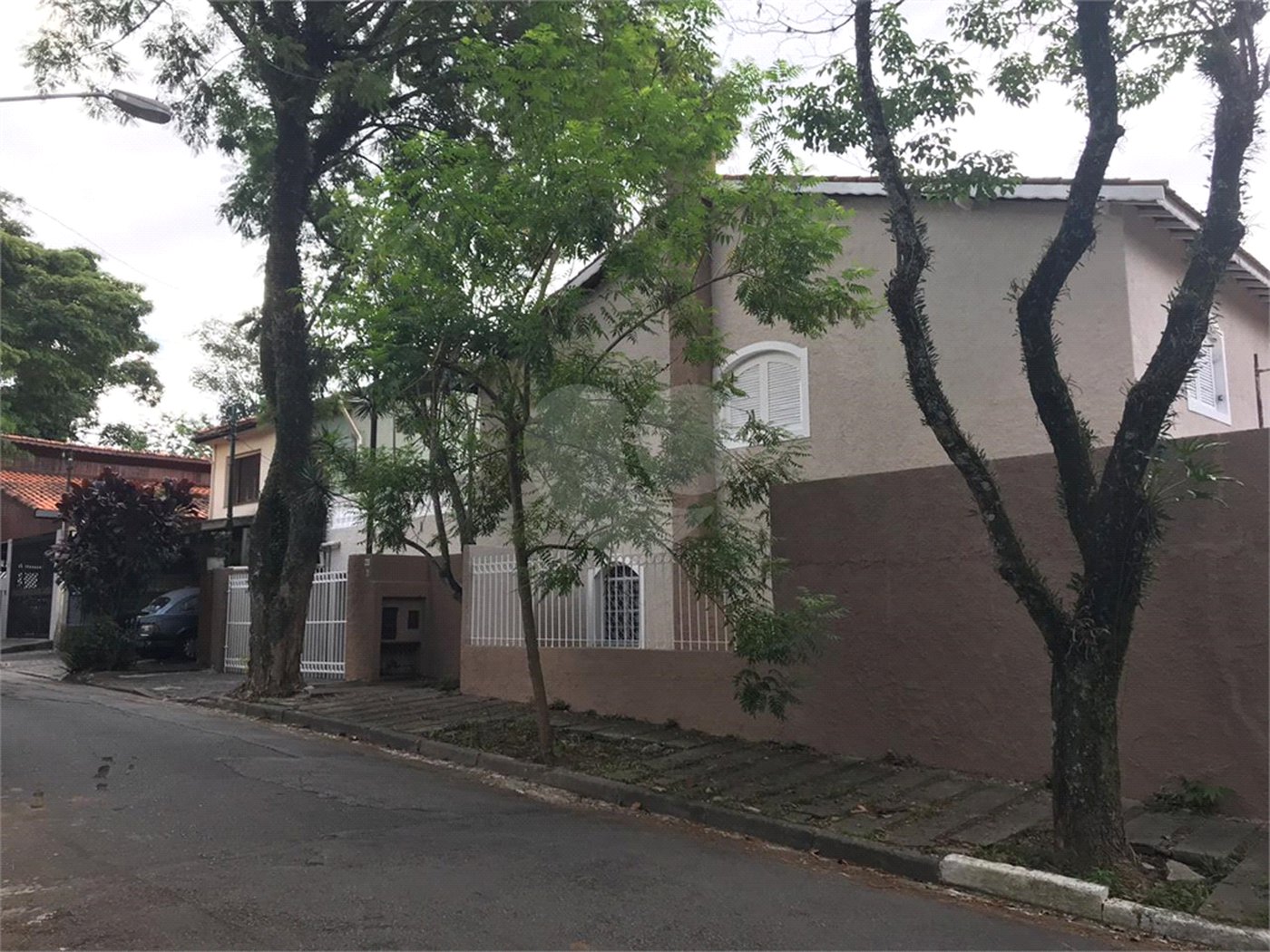 Sobrado à venda com 4 quartos, sendo 1 suíte, em Jardim Floresta, São Paulo, SP
