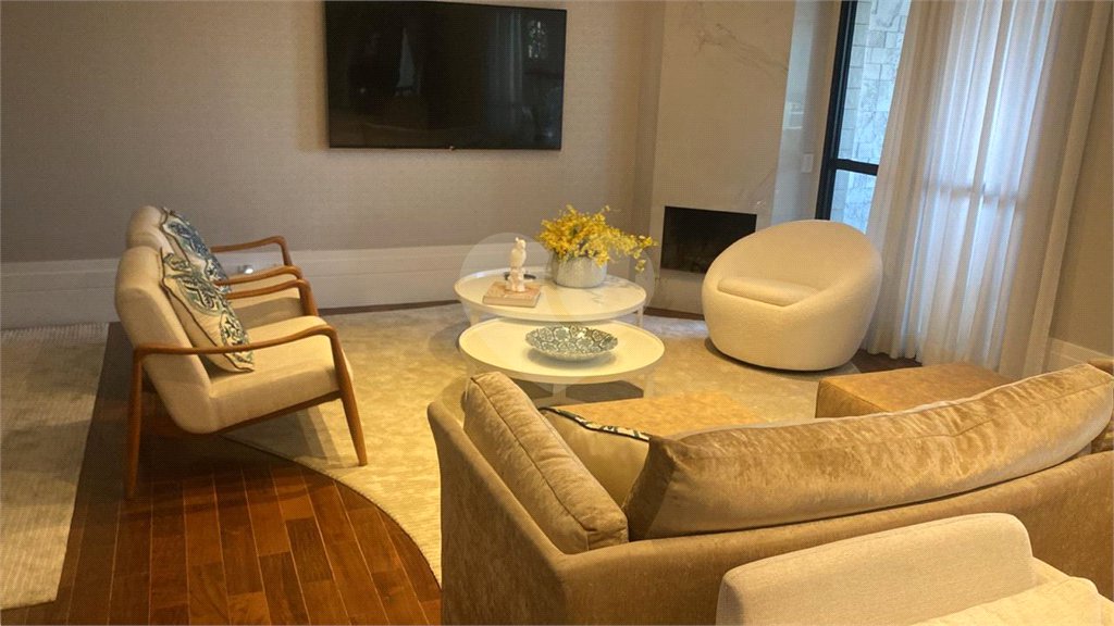 Apartamento à venda com 3 suítes em Jardim Morumbi, São Paulo, SP