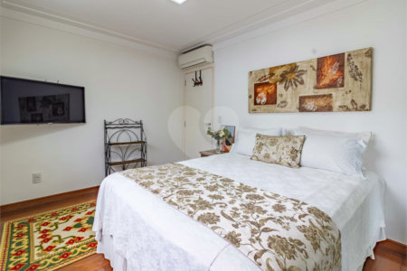 Casa à venda com 5 quartos, sendo 4 suítes, em Alto da Lapa, São Paulo, SP