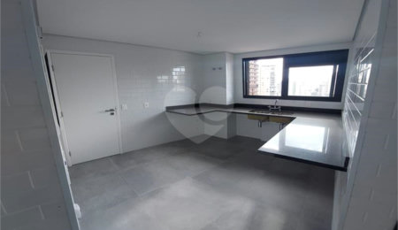 Apartamento à venda com 3 suítes em Pinheiros, São Paulo, SP
