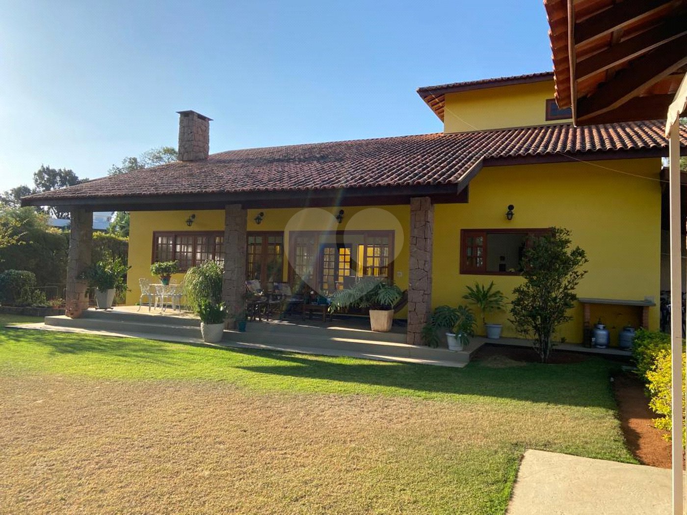 Casa à venda com 4 quartos, sendo 2 suítes, no condomínio Monte Belo, Salto - SP