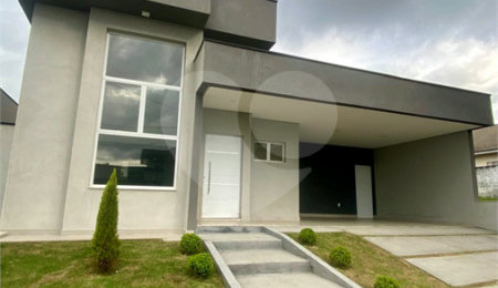 Casa à venda com 3 quartos, sendo 1 suíte,  no condomínio Terras do Vale, Caçapava - SP