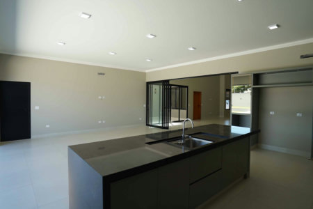 Casa à venda com 4 suítes no condomínio Gramado Park Residencial, Álvares Machado - SP