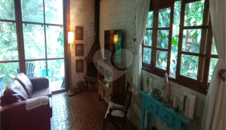 Casa Térrea à venda com 3 quartos, sendo 1 suíte,  em Serra da Cantareira, Mairiporã, SP