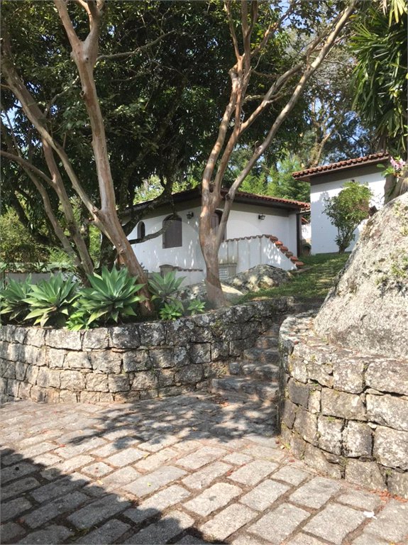 Casa à venda com 6 quartos, sendo 5 suítes, em Roseira, Mairiporã, SP
