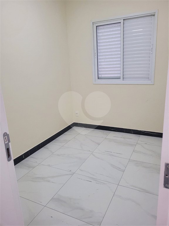 Apartamento à venda com 3 quartos, sendo 1 suíte, em Conjunto Residencial Irai, Suzano, SP