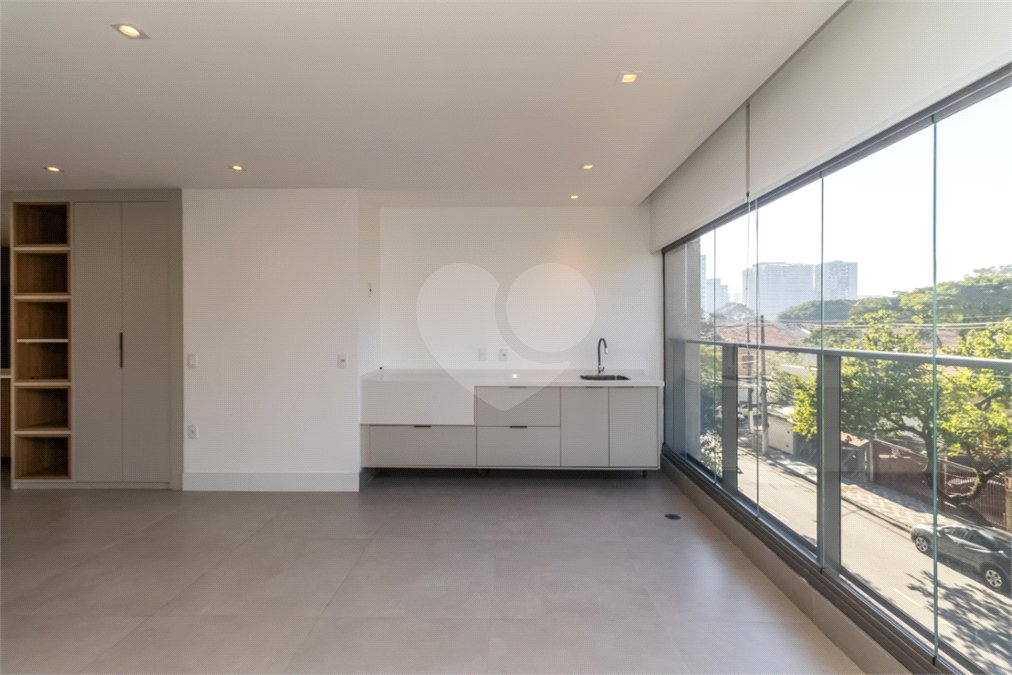 Apartamento à venda com 3 suítes em Campo Belo, São Paulo, SP