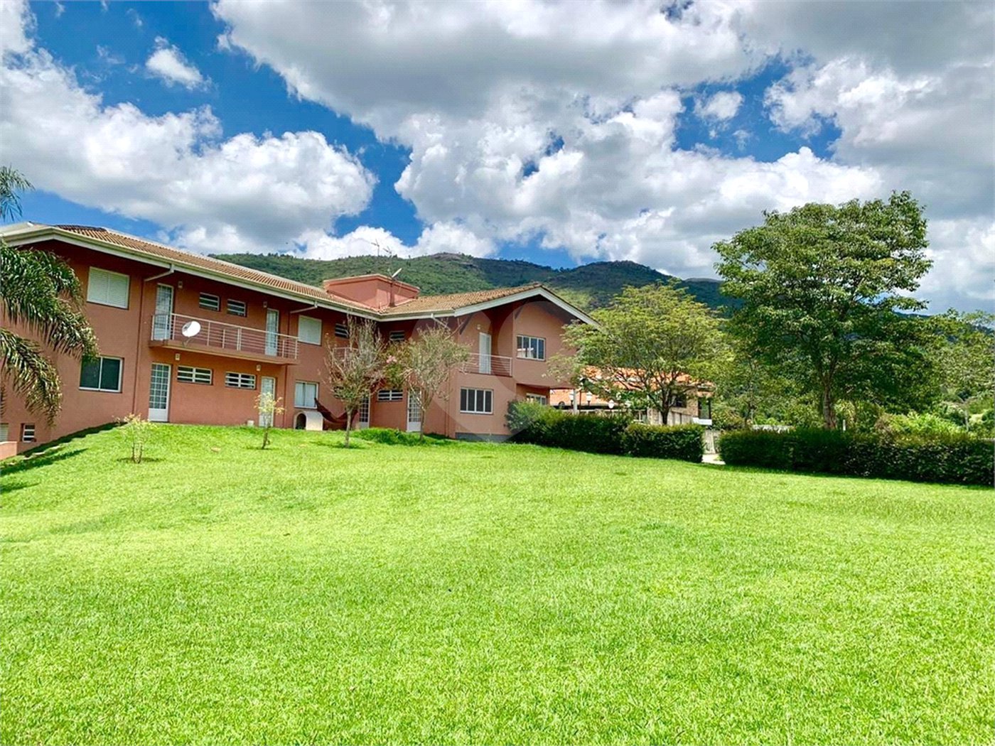 Casa à venda com 4 suítes em Jardim Maristela, Atibaia, SP
