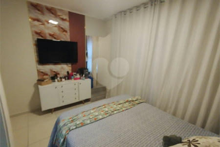 Casa à venda com 2 quartos, sendo 1 suíte, no condomínio Residencial Viva Vida, Cotia - SP