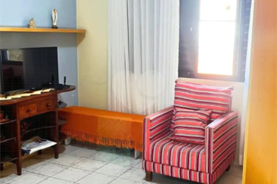 Sobrado à venda com 5 quartos, sendo 1 suíte,  em Tremembé, São Paulo, SP