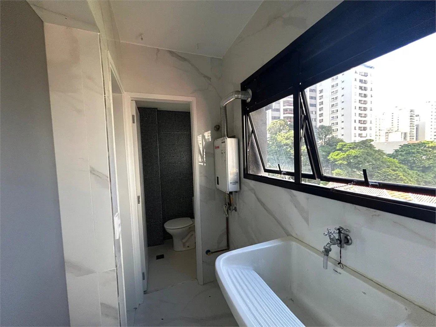 Apartamento para alugar com 3 quartos, sendo 1 suíte, em Pinheiros, São Paulo, SP