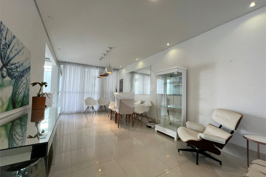 Casa à venda com 4 quartos, sendo 3 suítes,  no condomínio Domus, São Paulo - SP