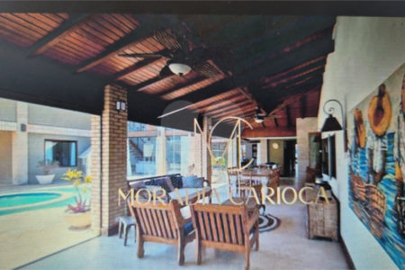 Casa à venda com 4 suítes em Jardim Peró, Cabo Frio, RJ