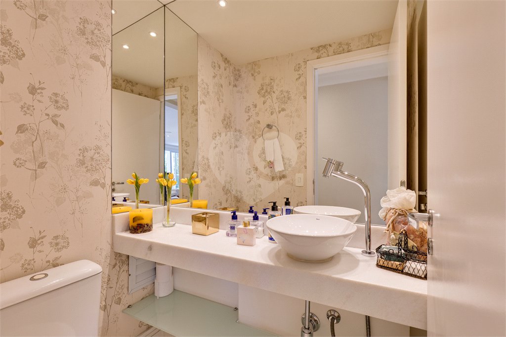 Apartamento à venda com 3 suítes em Granja Julieta, São Paulo, SP