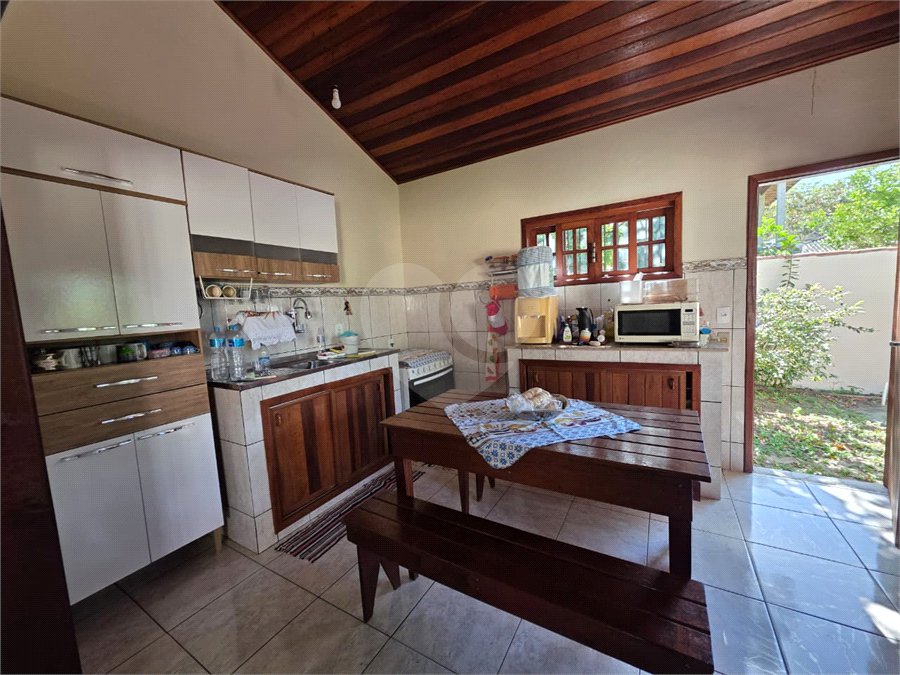 Casa à venda com 2 quartos, sendo 1 suíte, em Tucuns, Armação dos Búzios, RJ