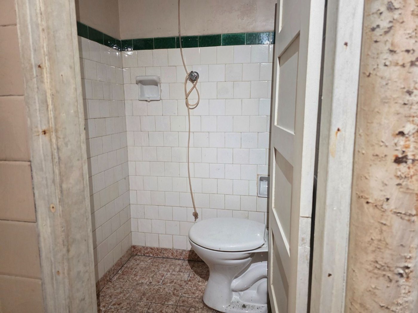 Sobrado com 3 dormitórios à venda, 129 m² por R$ 638.000,00 - Encruzilhada - Santos/SP