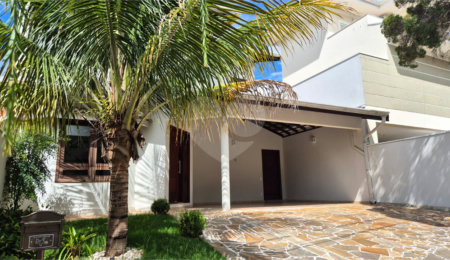 Casa à venda com 4 quartos, sendo 2 suítes,  no condomínio Residencial Grape Village, Vinhedo - SP