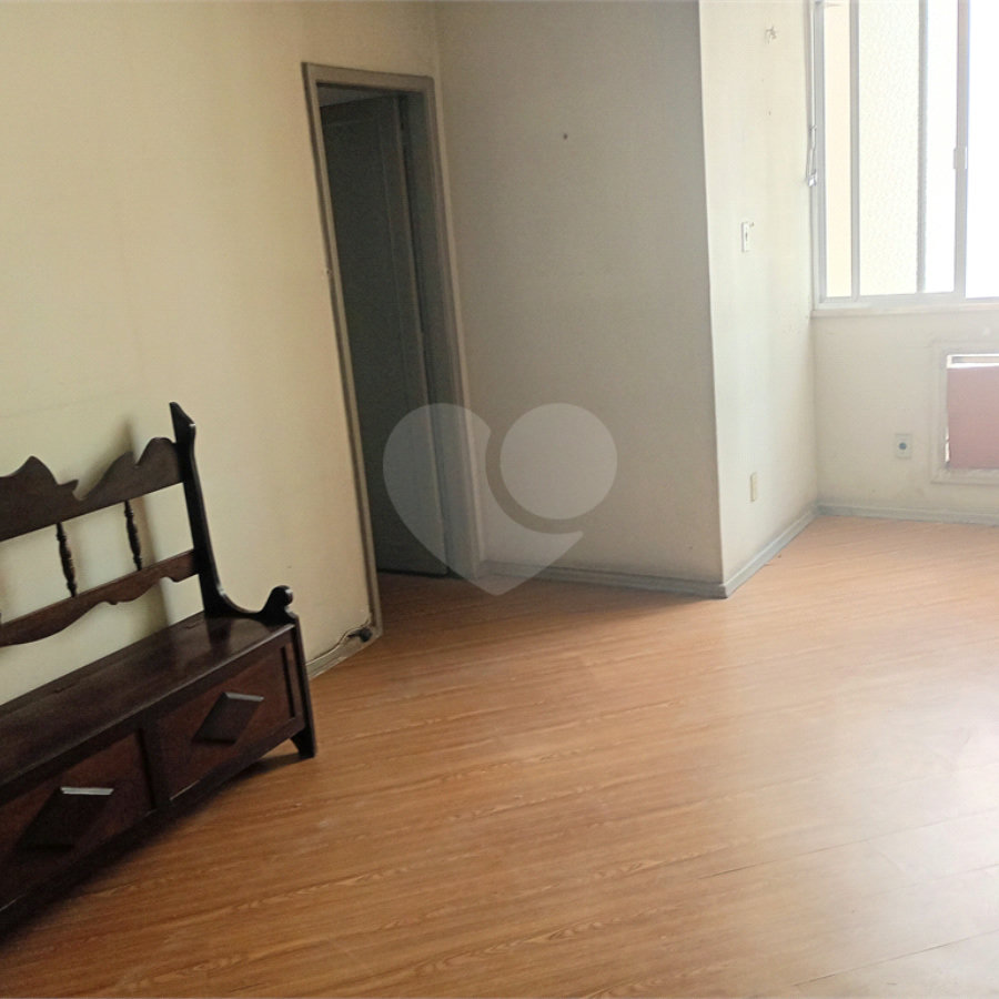 Apartamento à venda com 3 quartos, sendo 1 suíte, em Laranjeiras, Rio de Janeiro, RJ