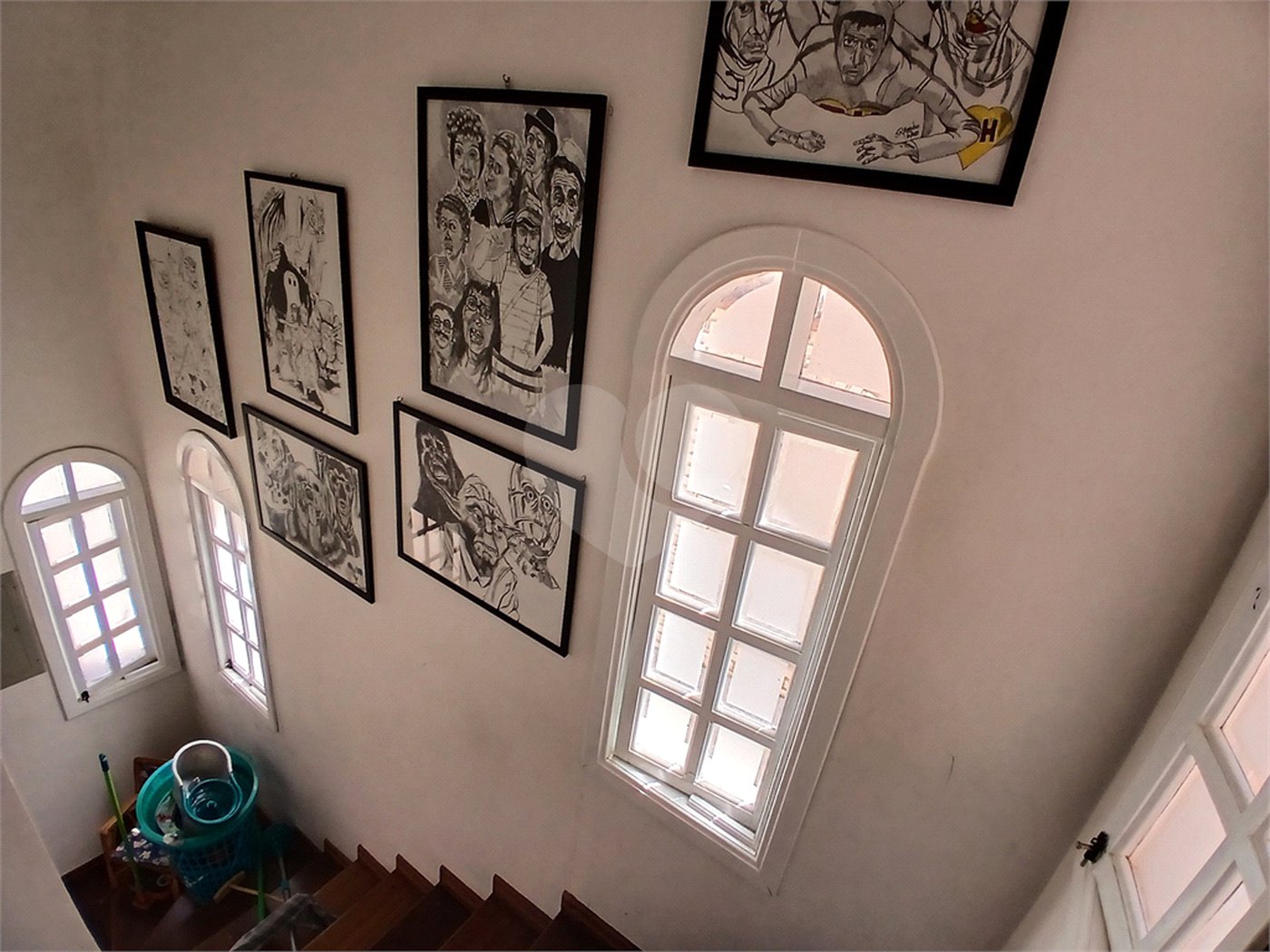 Sobrado à venda com 8 quartos, sendo 2 suítes, em Tremembé, São Paulo, SP