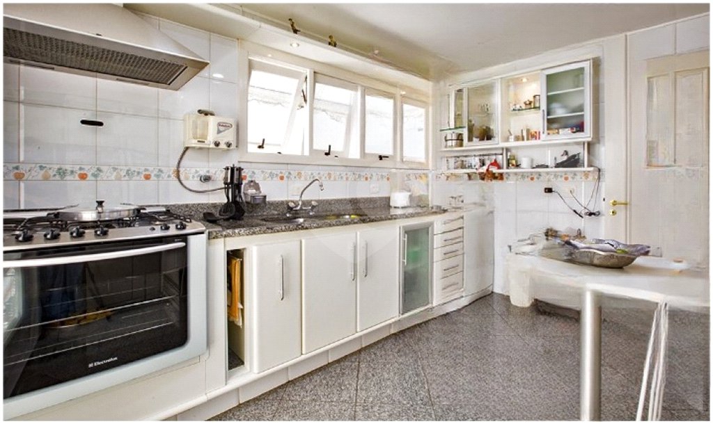 Casa à venda ou para alugar com 4 suítes em Brooklin Paulista, São Paulo, SP