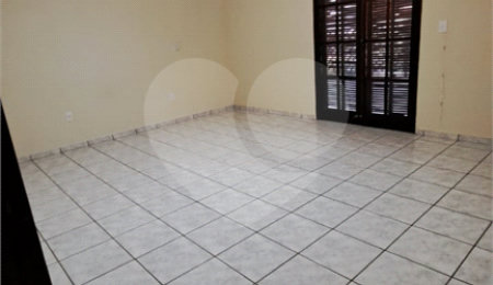 Sobrado à venda com 3 quartos, sendo 2 suítes,  em Jardim Adriana, Indaiatuba, SP
