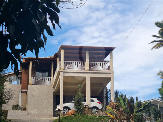 Casa à venda ou para alugar com 3 quartos, sendo 2 suítes,  no condomínio Jardim da Montanha I, Mairiporã - SP