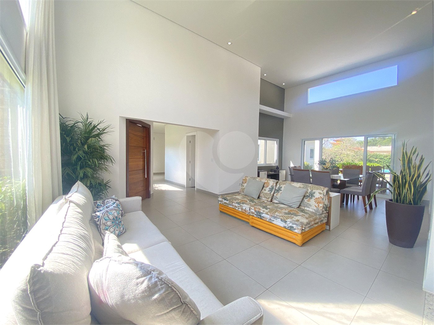 Casa à venda com 6 quartos, sendo 5 suítes, no condomínio Monte Belo, Salto - SP