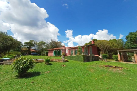 Chácara à venda com 3 quartos, sendo 1 suíte,  em Do Carmo (canguera), São Roque, SP