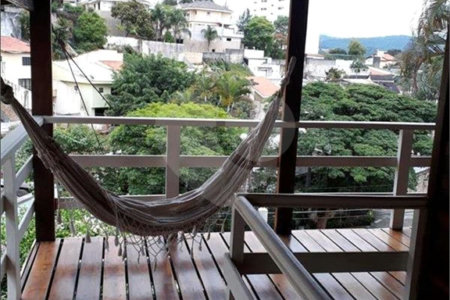 Sobrado à venda com 8 quartos, sendo 2 suítes,  em Santana, São Paulo, SP
