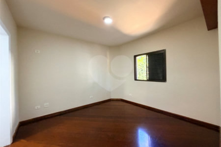 Apartamento à venda com 3 quartos, sendo 1 suíte, em Alto da Boa Vista, São Paulo, SP