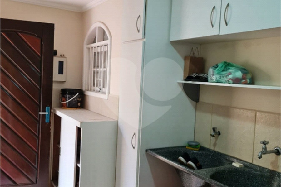 Sobrado à venda com 4 quartos, sendo 1 suíte,  em Jardim Leonor Mendes de Barros, São Paulo, SP