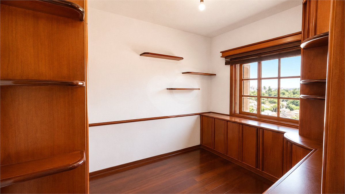 Sobrado à venda com 4 quartos, sendo 2 suítes, em Vila Pires, Santo André, SP