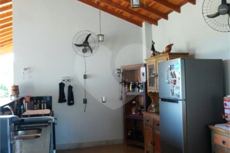 Casa à venda com 4 quartos, sendo 2 suítes, no condomínio Primavera, Salto - SP
