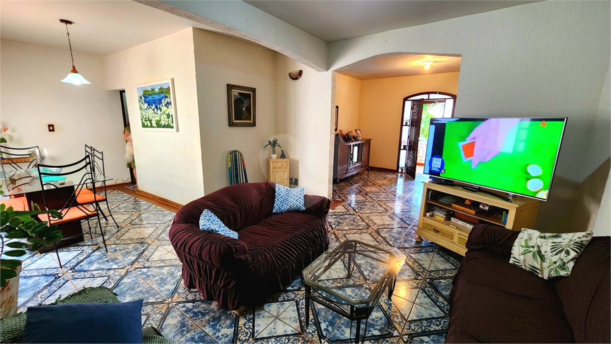 Casa à venda com 4 quartos, sendo 1 suíte, em Jardim Nova Época, Araraquara, SP