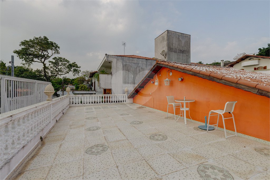 Casa Térrea à venda com 4 quartos, sendo 3 suítes, em Interlagos, São Paulo, SP