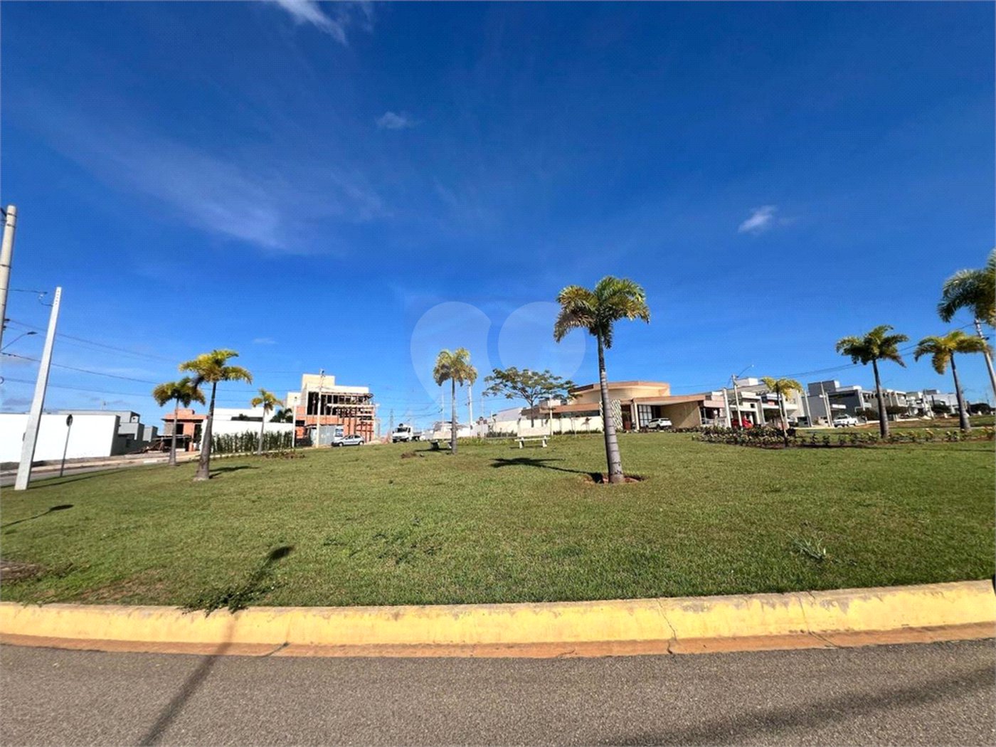 Casa à venda com 3 quartos, sendo 1 suíte, no condomínio Residencial Villagio Wanel, Sorocaba - SP