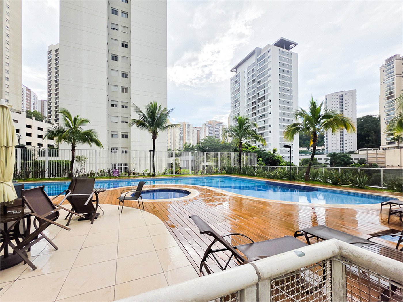 Apartamento à venda com 2 suítes em Vila Andrade, São Paulo, SP
